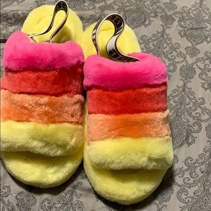UGG SLIPPERS